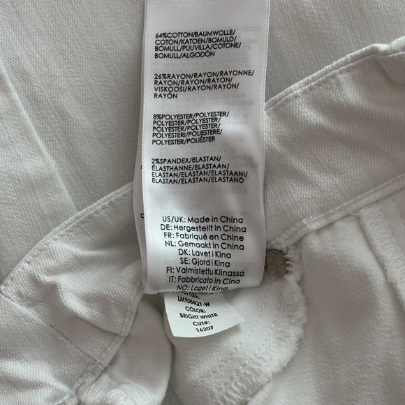 Liverpool Los Angeles "Chloe" Pull-on Bermuda Shorts - White Size 0/25 - Picture 10 of 11